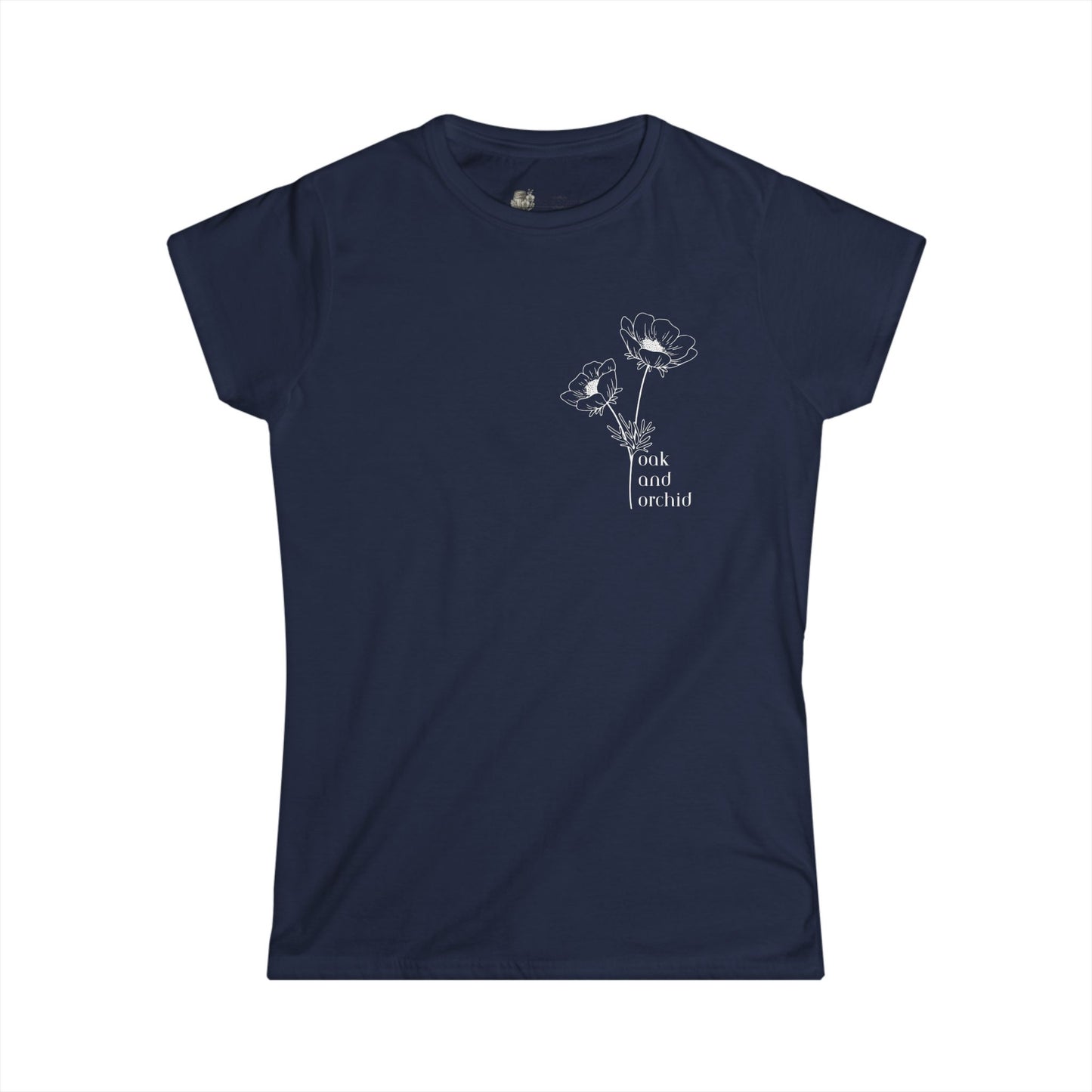 Minimalist Magnolia - Chic Floral Women's Tee, Casual T-Shirt, Unique Graphic Shirt, Everyday Wear, Gift for Her, Cute Summer Top