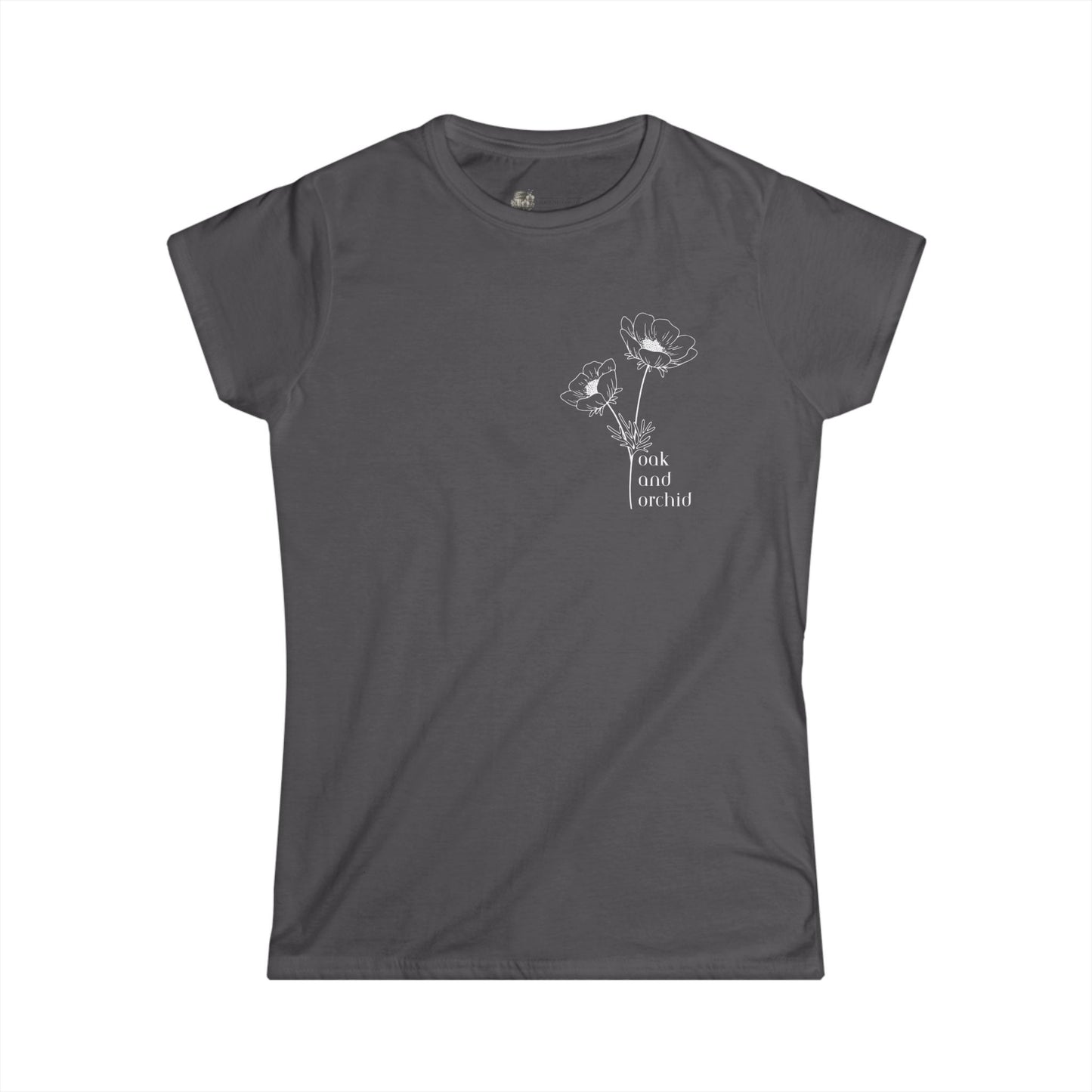 Minimalist Magnolia - Chic Floral Women's Tee, Casual T-Shirt, Unique Graphic Shirt, Everyday Wear, Gift for Her, Cute Summer Top
