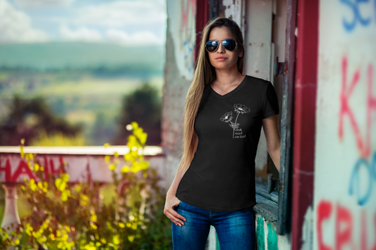 Minimalist Magnolia - Chic Floral Women's Tee, Casual T-Shirt, Unique Graphic Shirt, Everyday Wear, Gift for Her, Cute Summer Top