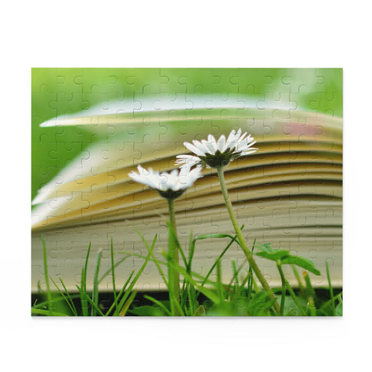 Nature-Inspired 500-Piece Puzzle – Cozy Reading Vibes with Daisies